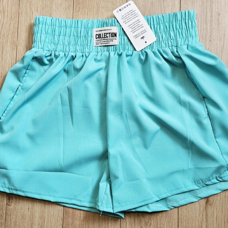 	SPODENKI DAMSKIE ATRAKCYJNE SZORTY KOBIECE MATERIAŁOWE PRZEWIEWNE WYGODNE